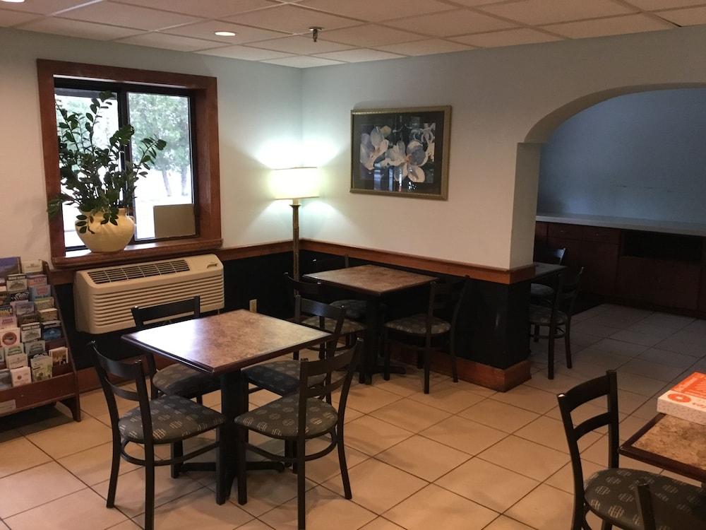 Super 8 By Wyndham Manchester Airport Ngoại thất bức ảnh