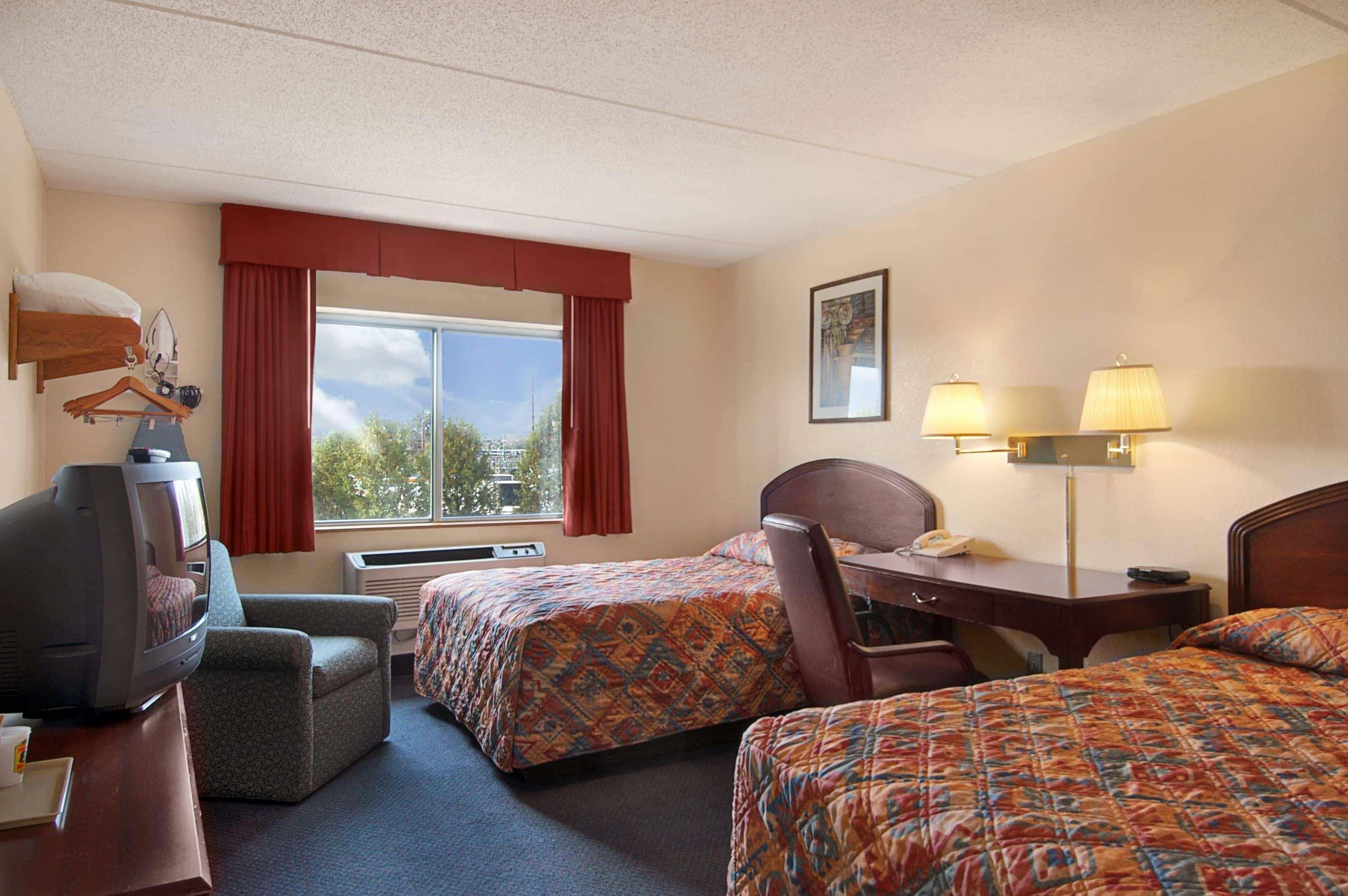 Super 8 By Wyndham Manchester Airport Phòng bức ảnh
